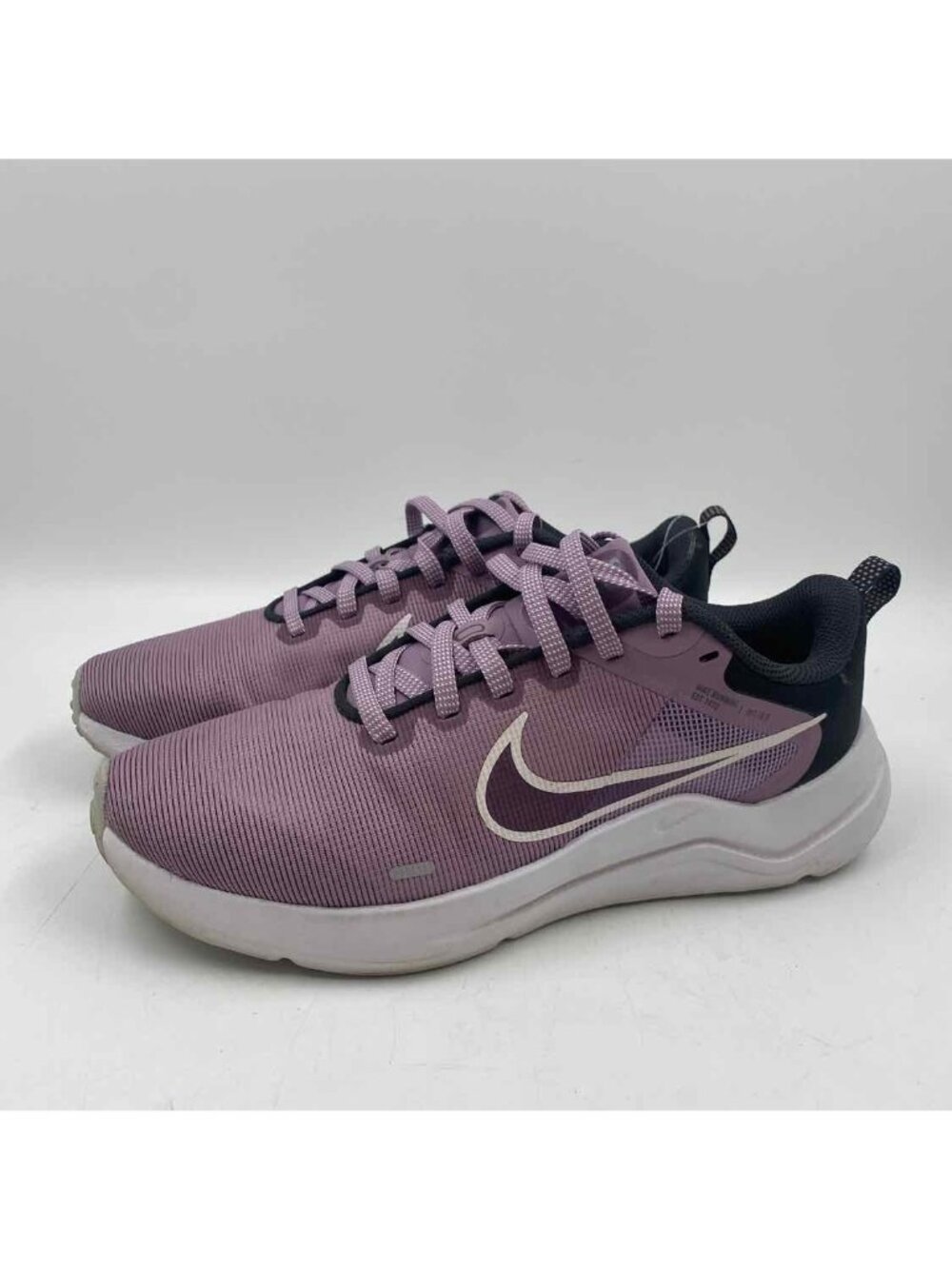 Nike Women's Shoe Size 8.5 Purple Ribbed Sneakers